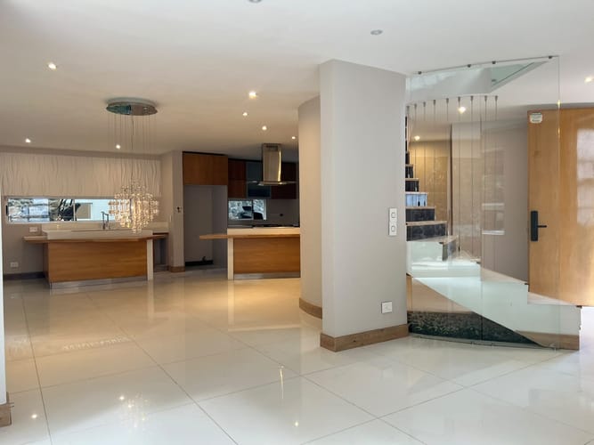 Casa de 3 alcobas en venta en Camino Verde, Envigado, 380 m² · foto 2 de 19