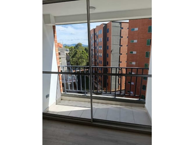 Apartamento de 2 alcobas en venta en Centro, Rionegro, 54 m² · foto 2 de 15