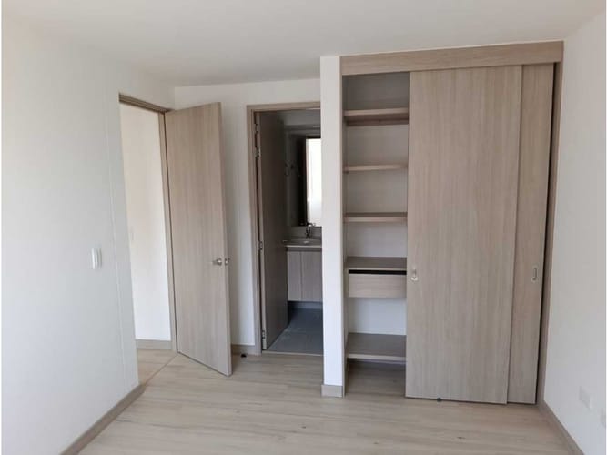 Apartamento de 2 alcobas en venta en Centro, Rionegro, 54 m² · foto 4 de 15