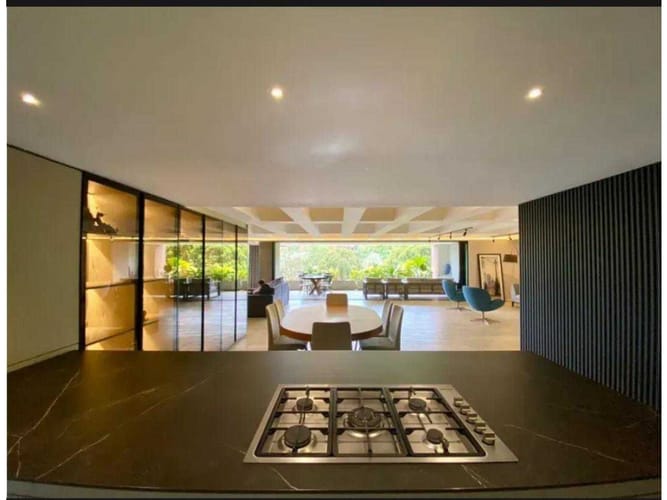 Apartamento en venta en El Poblado, Medellín · foto 2 de 23
