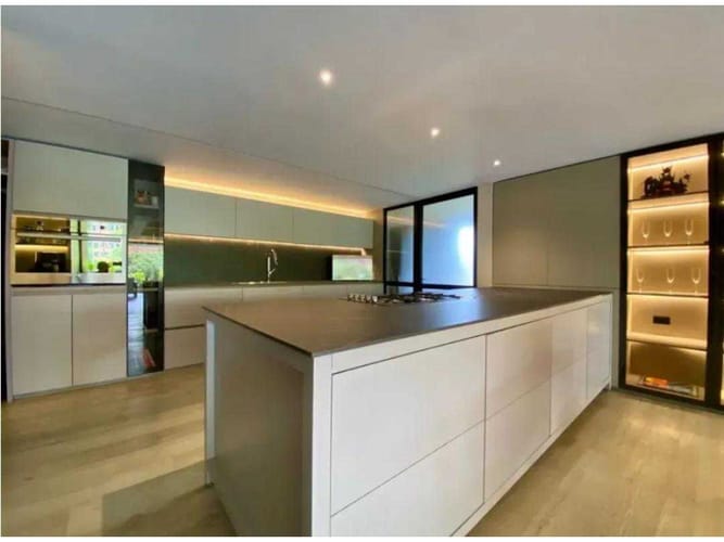 Apartamento en venta en El Poblado, Medellín · foto 8 de 23