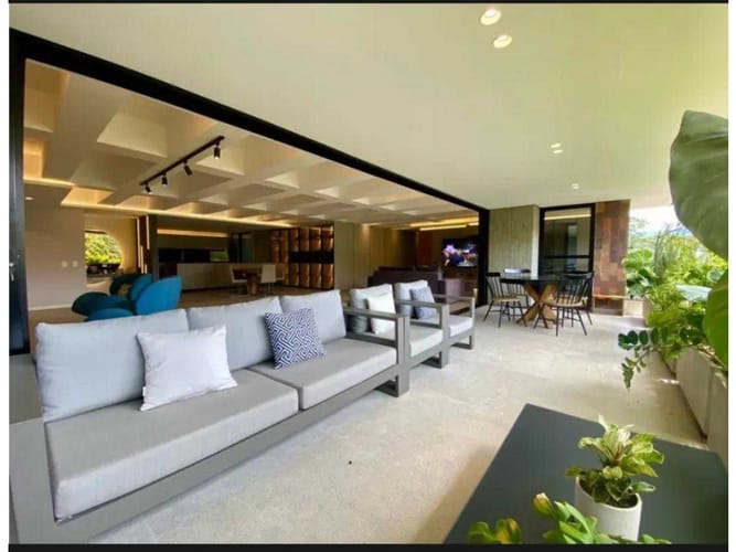 Apartamento en venta en El Poblado, Medellín · foto 11 de 23