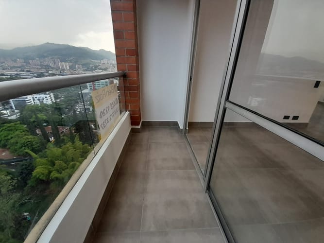 Apartamento de 2 alcobas en arriendo en La Aguacatala, Medellín, 75 m² · foto 11 de 17