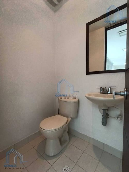 Consultorio en arriendo en Milla De Oro, Medellín, 55 m² · foto 6 de 9