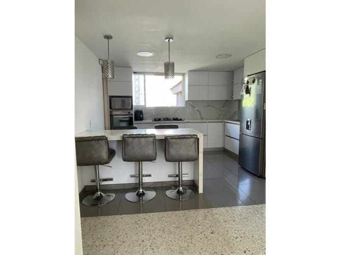 Apartamento de 3 alcobas en venta en La Flora, Cali, 86 m² · foto 2 de 16