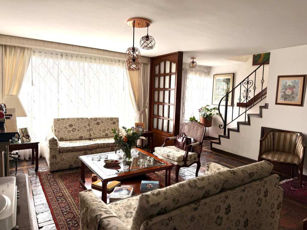Casa en venta en Polo Club, Bogotá · foto 3 de 24