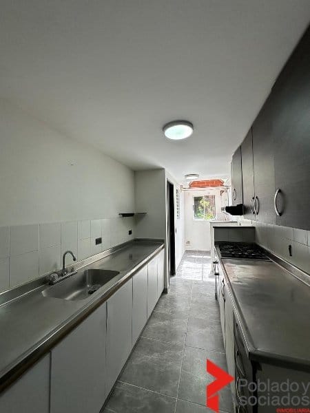 Apartamento de 4 alcobas en arriendo en La Frontera, Medellín, 400 m² · foto 3 de 22