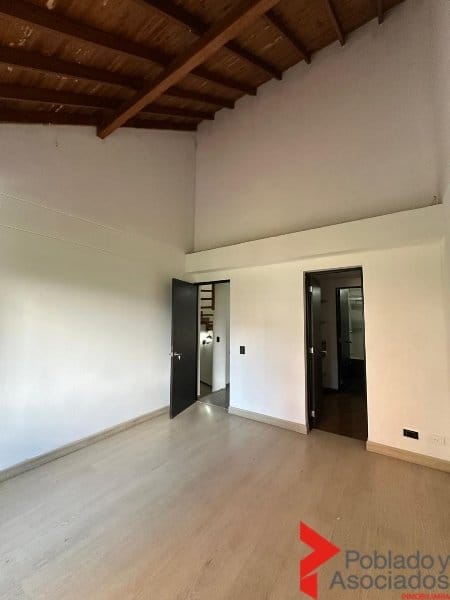 Apartamento de 4 alcobas en arriendo en La Frontera, Medellín, 400 m² · foto 8 de 22