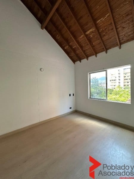 Apartamento de 4 alcobas en arriendo en La Frontera, Medellín, 400 m² · foto 9 de 22