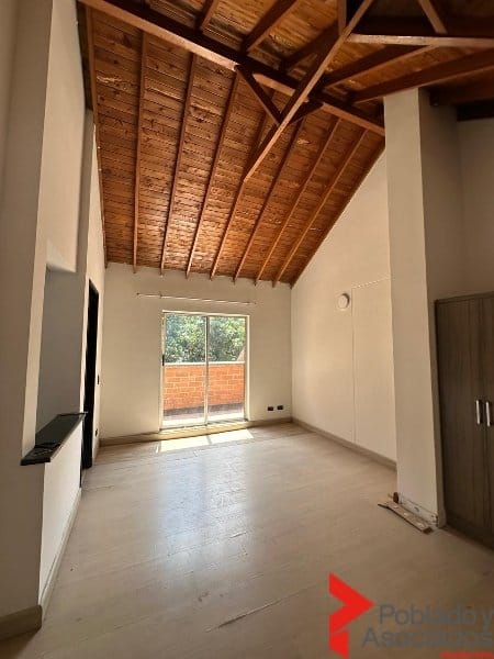 Apartamento de 4 alcobas en arriendo en La Frontera, Medellín, 400 m² · foto 15 de 22