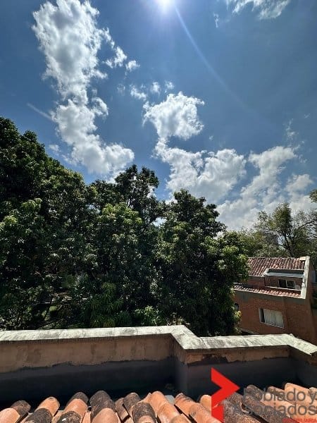 Apartamento de 4 alcobas en arriendo en La Frontera, Medellín, 400 m² · foto 19 de 22