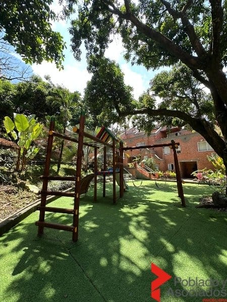 Apartamento de 4 alcobas en arriendo en La Frontera, Medellín, 400 m² · foto 20 de 22
