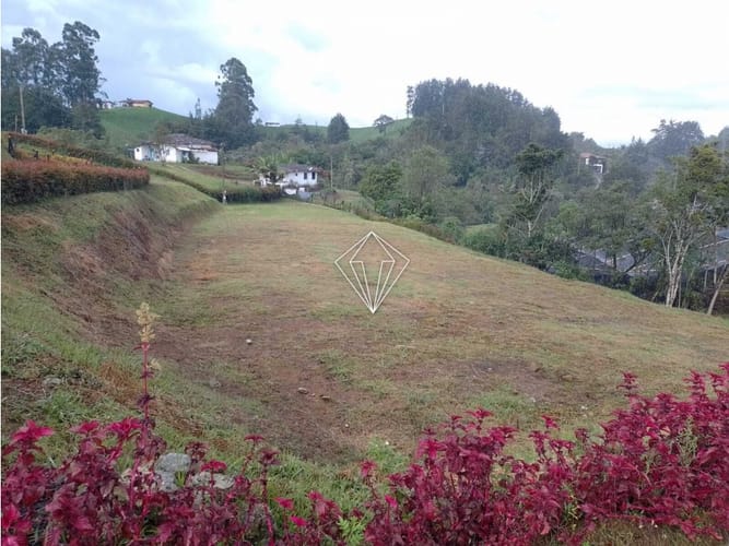 Lote en venta en El Carmen De Viboral, El Carmen de Viboral, 2700 m² · foto 3 de 12