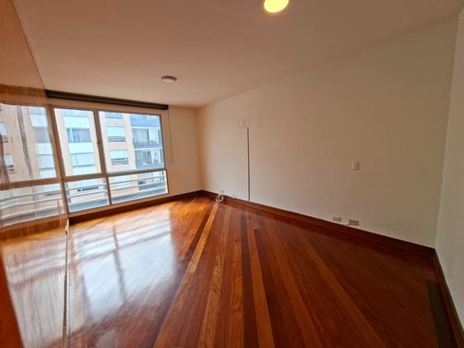 Apartamento en venta en Los Cedros, Bogotá · foto 8 de 24