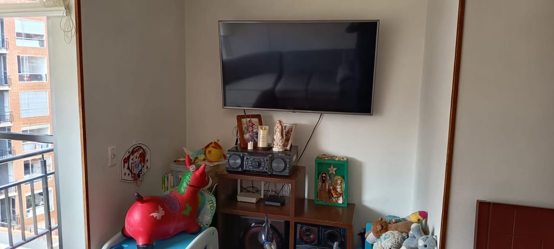 Apartamento de 3 alcobas en venta en Colina Campestre, Bogotá, 69 m² · foto 2 de 13