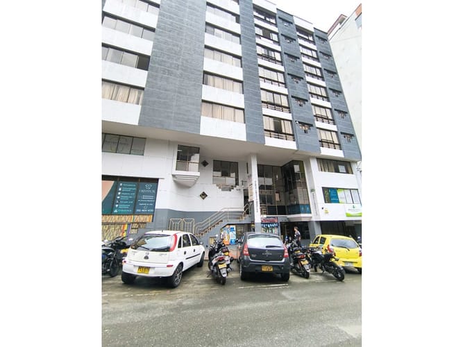 Oficina en arriendo en Guayaquil, Armenia, 42 m² · foto 2 de 13