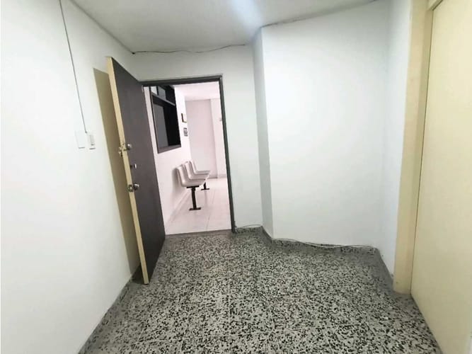 Oficina en arriendo en Guayaquil, Armenia, 42 m² · foto 10 de 13