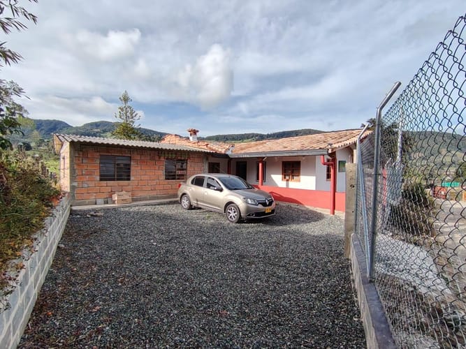 Casa de 3 alcobas en venta en San Pedro, Medellín, 1178 m² · foto 19 de 20