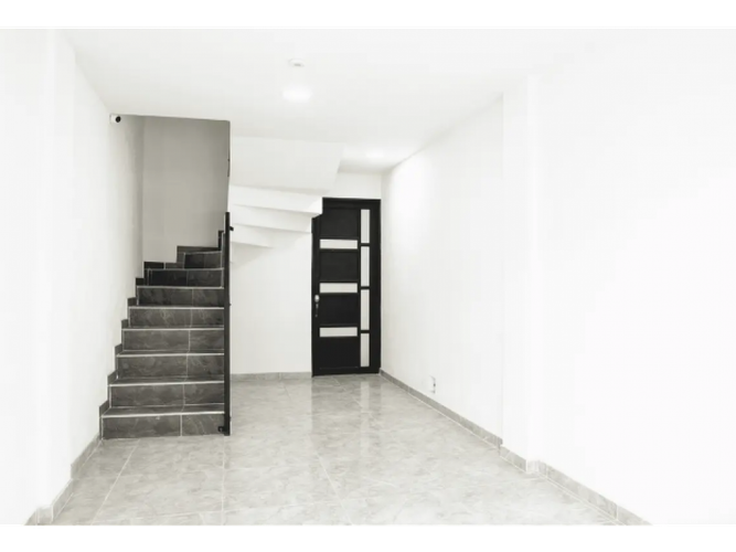 Edificio en venta en Departamental, Cali, 330 m² · foto 3 de 9