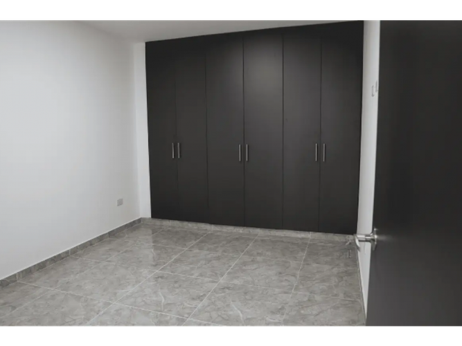 Edificio en venta en Departamental, Cali, 330 m² · foto 4 de 9