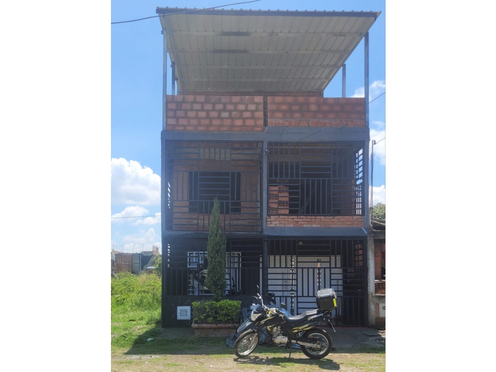 Casa de 3 alcobas en venta en El Hormiguero, Jamundí, 72 m² · foto 2 de 19