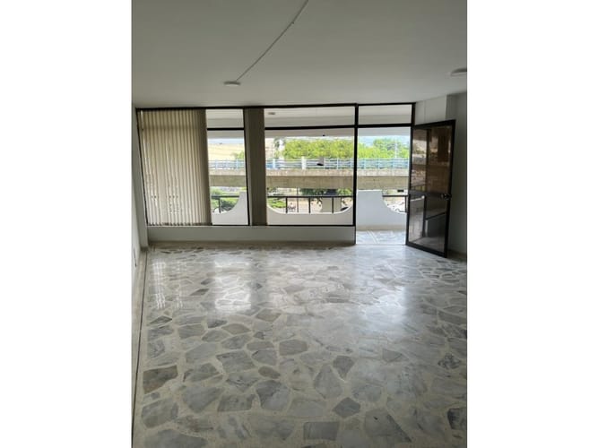Oficina en venta en Departamental, Cali, 50 m² · foto 3 de 5