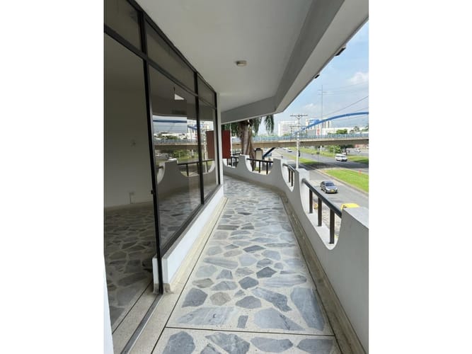 Oficina en venta en Departamental, Cali, 50 m² · foto 4 de 5
