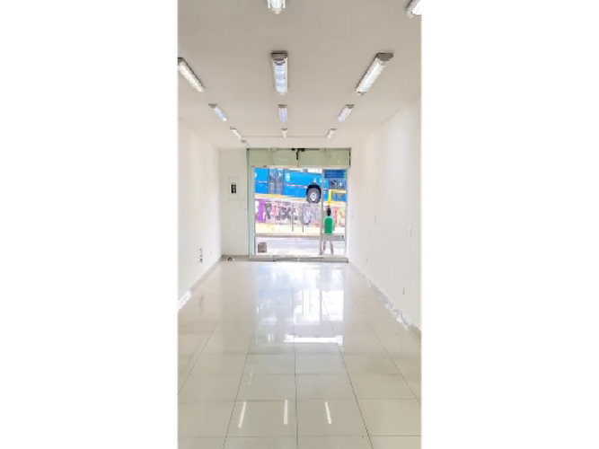 Local en venta en Los Libertadores, Cali, 106 m² · foto 3 de 4