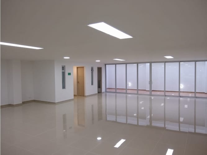 Local en venta en El Cedro, Cali, 660 m² · foto 2 de 12