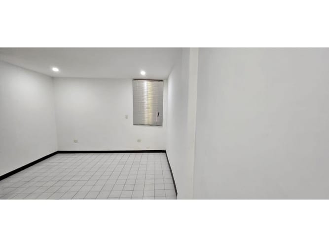Edificio en venta en Santa Teresita, Cali, 1210 m² · foto 2 de 24