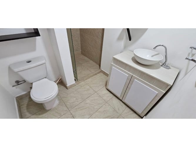 Edificio en venta en Santa Teresita, Cali, 1210 m² · foto 7 de 24