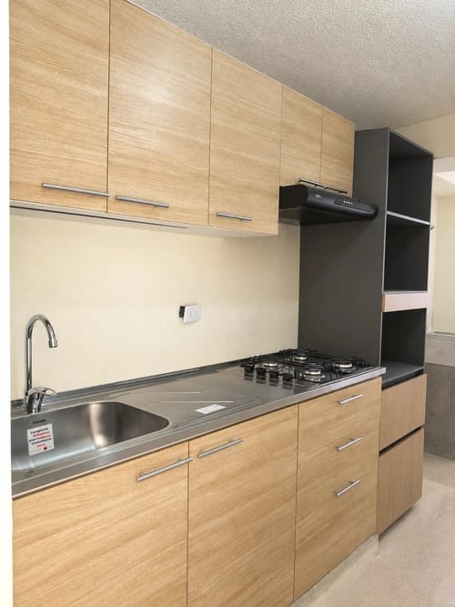 Apartamento de 3 alcobas en arriendo en Loma De Los Bernal, Medellín, 77 m² · foto 3 de 10