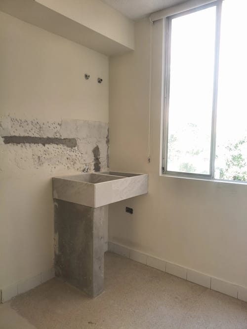 Apartamento de 3 alcobas en arriendo en Loma De Los Bernal, Medellín, 77 m² · foto 5 de 10