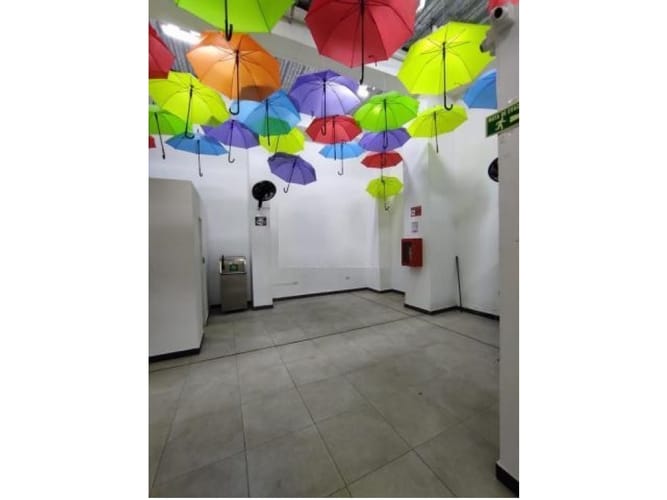 Edificio en venta en San Fernando Nuevo, Cali, 250 m² · foto 3 de 4
