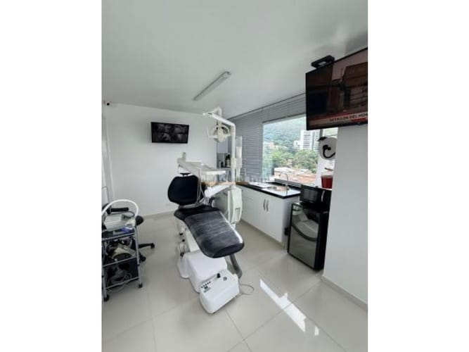 Oficina en venta en Santa Monica, Cali, 51 m² · foto 2 de 11