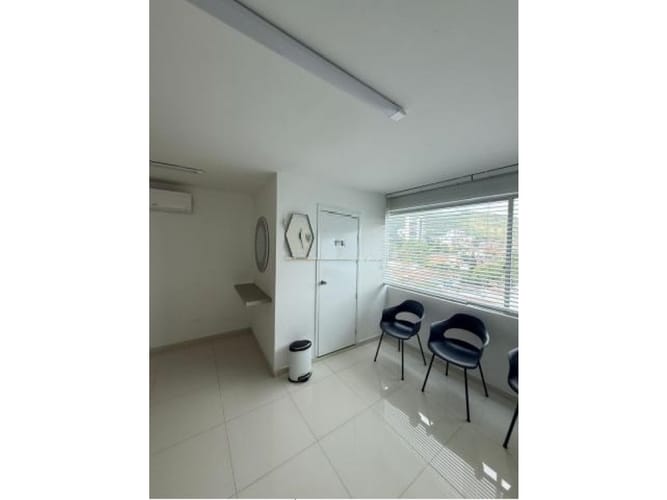 Oficina en venta en Santa Monica, Cali, 51 m² · foto 3 de 11