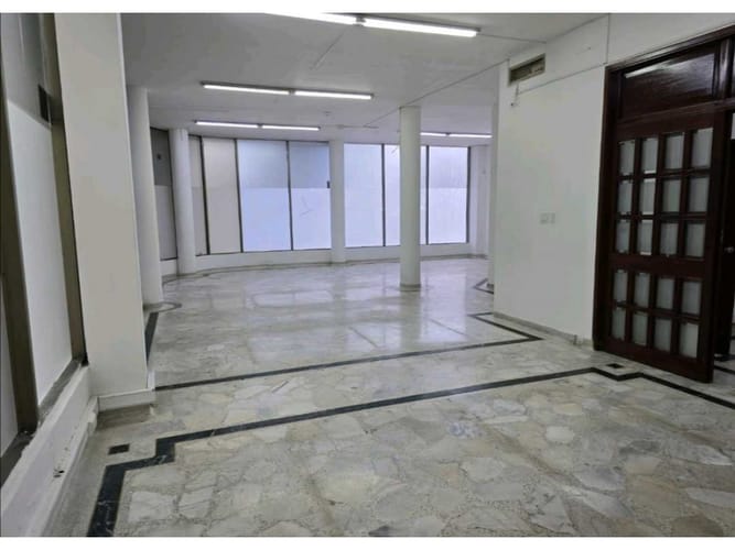 Edificio en venta en La Nueva Base, Cali, 320 m² · foto 3 de 11