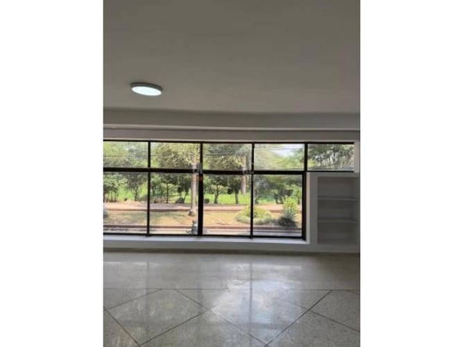 Casa de 9 alcobas en venta en San Vicente, Cali, 350 m² · foto 2 de 10