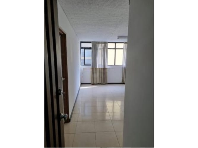 Oficina en venta en San Francisco, Cali, 28 m² · foto 2 de 3