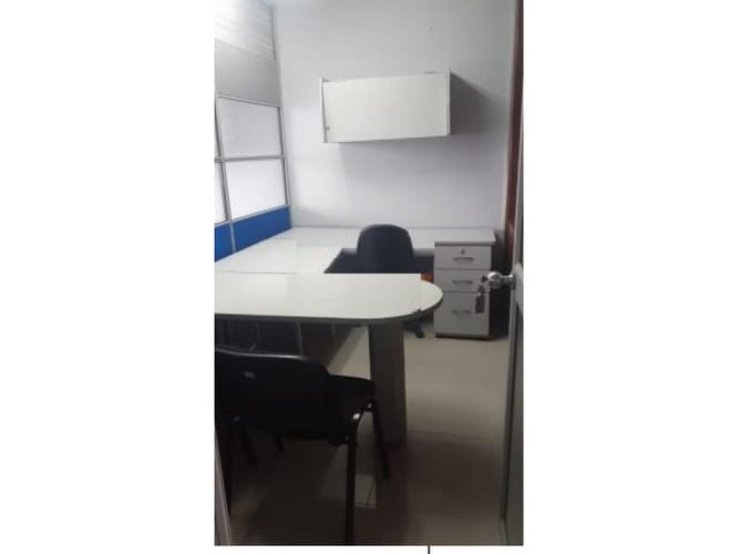 Oficina en venta en San Pedro, Cali, 380 m² · foto 2 de 6