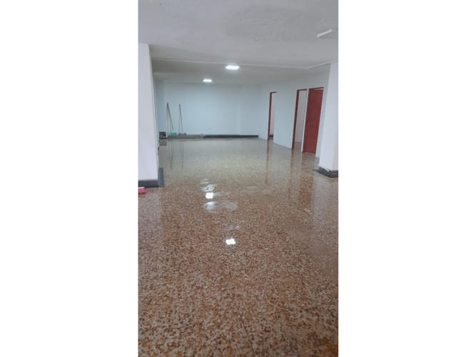 Local en venta en Olimpico, Cali, 200 m² · foto 2 de 12