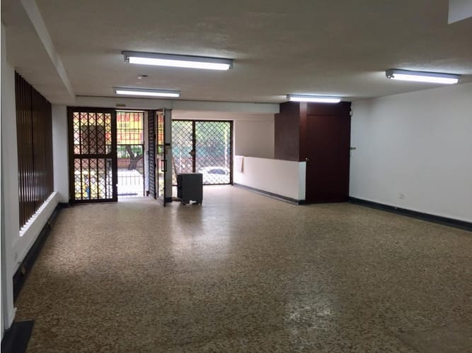 Local en venta en Olimpico, Cali, 200 m² · foto 11 de 12