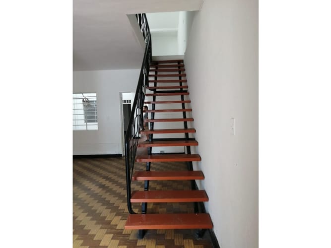 Casa de 6 alcobas en venta en Santa Monica, Cali, 240 m² · foto 2 de 24