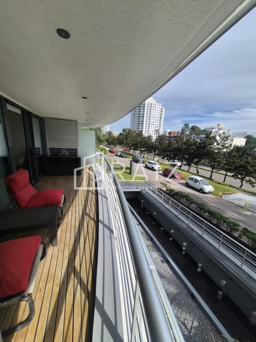 Apartamento en venta de 2 dormitorios en Punta del Este