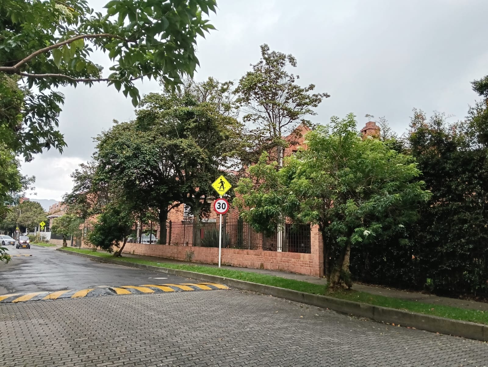 Casa en venta en Gratamira, Bogotá · foto 10 de 13