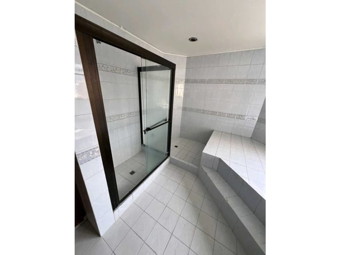 Apartamento de 3 alcobas en venta en Normandia, Cali, 248 m² · foto 8 de 18