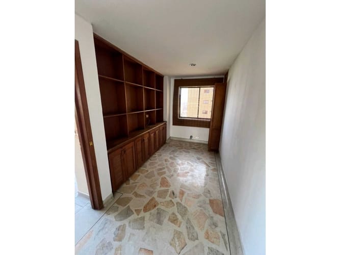 Apartamento de 3 alcobas en venta en Normandia, Cali, 248 m² · foto 11 de 18