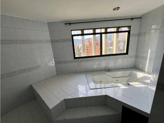 Apartamento de 3 alcobas en venta en Normandia, Cali, 248 m² · foto 16 de 18