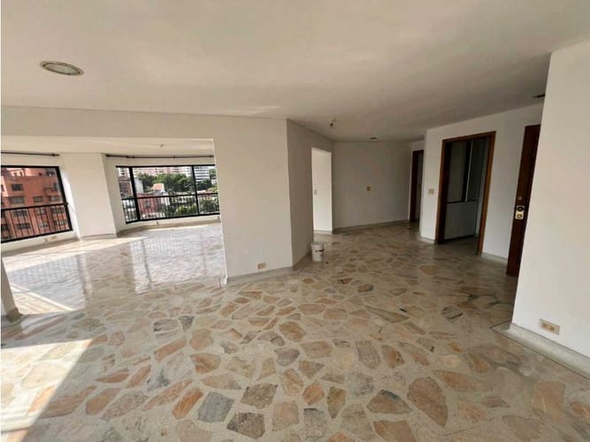 Apartamento de 3 alcobas en venta en Normandia, Cali, 248 m² · foto 17 de 18