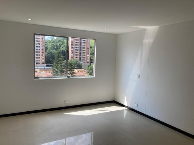 Apartamento en venta en El Poblado, Medellín · foto 2 de 12